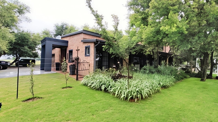4 Bedroom Property for Sale in Potchefstroom Rural North West
